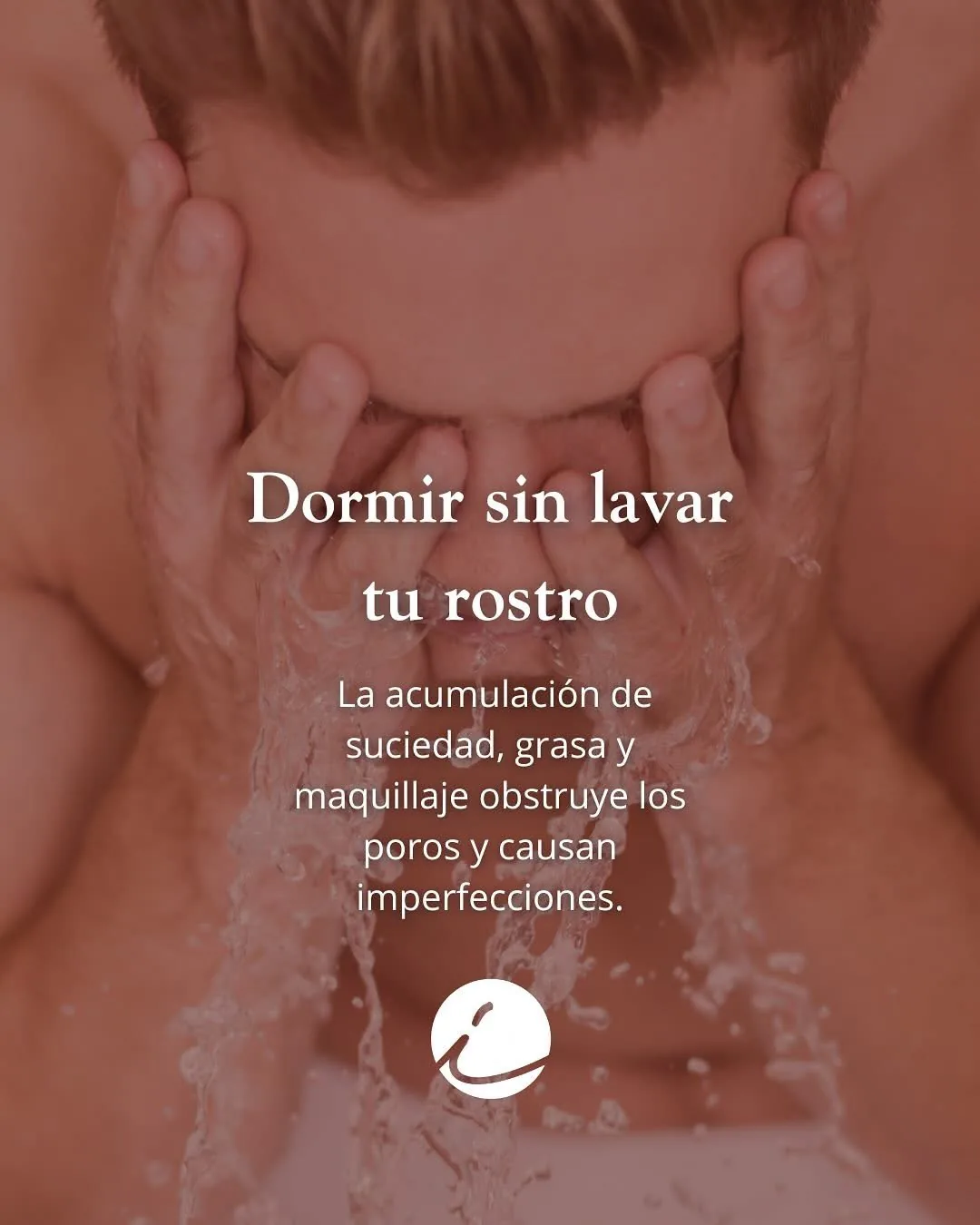 Limpieza facial antes de dormir